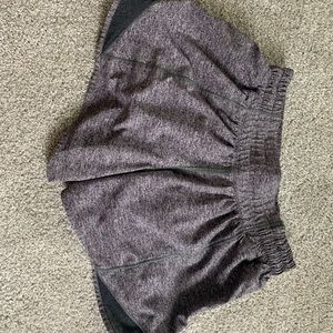 grey lululemon hotty hot shorts size 4